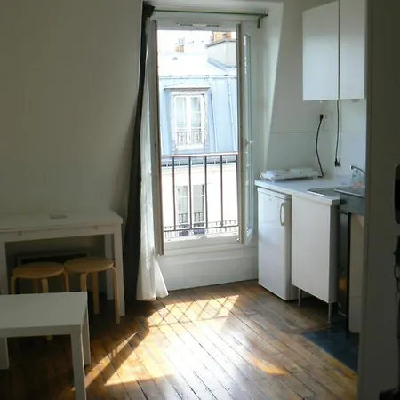 Quartier Latin Apartment *