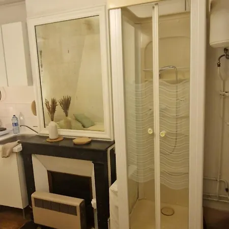 Quartier Latin Apartment *